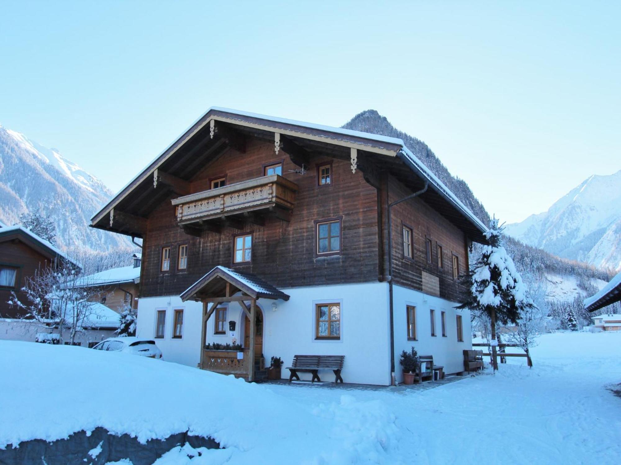 Serene Cottage In Neukirchen Am Gro Venediger Neukirchen am Großvenediger Exteriör bild